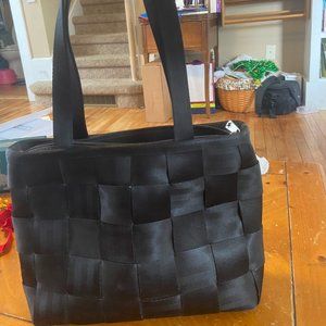 Harvey's Black Classic bag